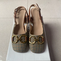 Giày kẻ caảo có quai hậu cao 6p size 37 hàng Quảng Châu loại đẹp 301733