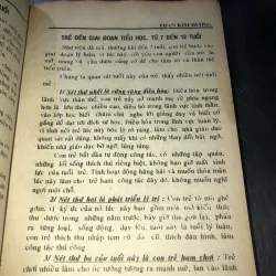 Thuật ứng xử giữa cha mẹ với con trẻ trong gia đình - Phan Kim Hương 958722