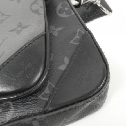 Túi đeo chéo Louis Vuitton Monogram Eclipse Reverse Trio M69443 613565