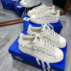 Giày thể thao Adidas mũi sò, cổ thấp, ( Màu trắng kem) 11854