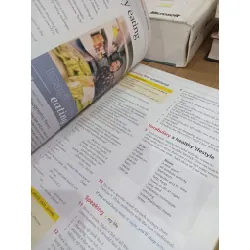 LIFE Student's book, intermediate 593122