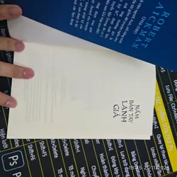 Nắm Bàn Tay Lạnh Giá - Robert Aickman 703746