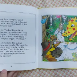 PICTURE BOOK Dippy Duck Dresses Up - BÌA CỨNG 782486