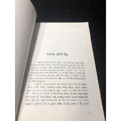 Trên đất lạ Vũ Đình Giang 2001 mới 80% ố bẩn bìa ố nhẹ HCM 0611 365015