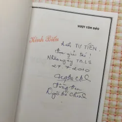 Truyện ký VƯỢT CÔN ĐẢO -Đồng Đen -câu chuyện anh hùng của những người tù chính trị Côn Đảo 753177
