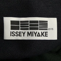 Áo khoác ISSEY MIYAKE IL03FA541 631899