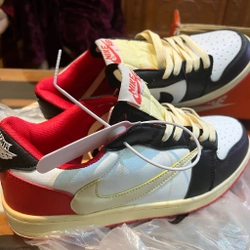 Nike mới 100% nguyên hộp size 40 332026