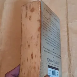 A Game of Thrones	- George R. R. Martin 1025128