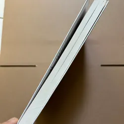 Yêu mình đủ, bạn có cả thế giới - Nguyễn Hoàng Anh 731601