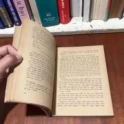 II Văn Học Nước Ngoài: Kì Lạ Thế Đấy Cuộc Đời Này - ĐANIN GRANIN - 1986 754416