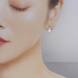 K18WG Bông tai một bên - Hàng hiệu Authentic 867009