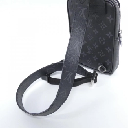 Túi đeo chéo ngoài trời Louis Vuitton Taiga Lama M30741 - Hàng hiệu Chính hãng 767141