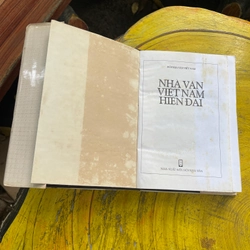 NHÀ VĂN VIỆT NAM HIỆN ĐẠI BÌA CỨNG 538766