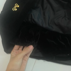 Chân váy nhung lót nhung nè 528600