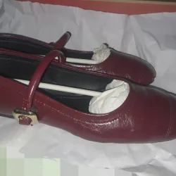 Giày bệt EROSSKA size 40 màu đỏ mận hot trend chính hãng fullbox 786000