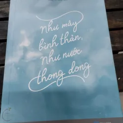 Như mây bình thản, như nước thong dong" của tác giả Akira Uenishi. 