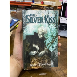 The Silver Kiss - Annette Curtis Klause 510610