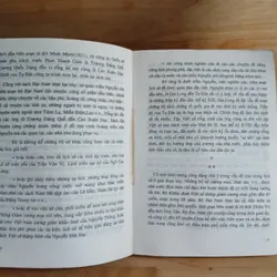 Quốc Sử Quán Triều Nguyễn - Quốc Triều Chính Biên Toát Yếu (Cao Xuân Dục chủ biên) 558917