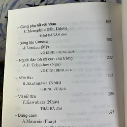 Hoa Violet Ngày Thứ Tư - Tập Truyện Tình Thế Giới 927314