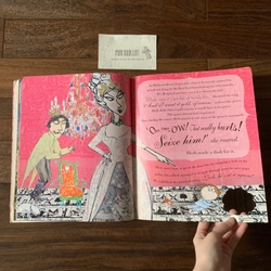 Sách ngoại văn Who's Afraid of the Big Bad Book?, Used, kèm trang gấp bên trong 419955