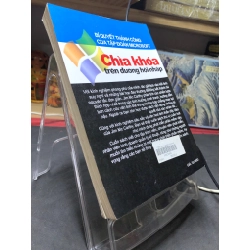 Chìa khoá trên đường hội nhập Bí quyết thành công của tập đoàn Microsoft 2003 mới 80% ố bẩn nhẹ sách Jim Mc Carthy HPB2806 KỸ NĂNG 458803