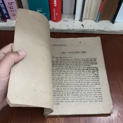 II Sách Xưa: Nhầm Đối Tượng - Nhiều Tác Giả - 1987 605994