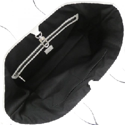 Túi xách cuối tuần Taiga Llama M30919 của Louis Vuitton 610787