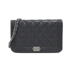 Ví dây chuyền Chanel Boy Chanel AP1117