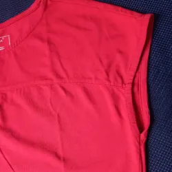 Áo phông dáng croptop size M, màu đỏ màu kem màu vàng sản phẩm đã Mặc Một Lần 1021188