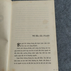 CHÚ BÉ ĐEO BA LÔ MÀU ĐỎ - NGUYỄN ĐÌNH TÚ 538156