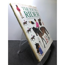 The Young Rider BÌA CỨNG DK bẩn nhẹ mới 85% Lucinda Green HPB2707 NGOẠI VĂN 192094