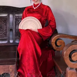 Váy cô dâu cổ cao dài tay chất liệu lụa màu trắng kem 737788