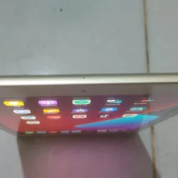 Bán iPad 2018 Wifi còn sử dụng rất tốt. 592853