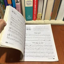 II Nhạc Cụ: Phương Pháp Học Đàn Organ Keyboard - Nhạc Sĩ Lê Vũ - 2001 782403