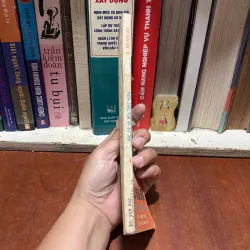 [Sách 8x] - II Truyện Tình Báo: Ông Già Và Đứa Cháu Ngoại - E. MUKHINA - 1987 797182