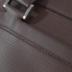 Túi Louis Vuitton Epi Danura MM M5910D 617805