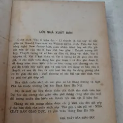 Vật lý hiện đại Lý thuyết và Bài tập. GS Ronald Gautreau và William Savin 589065