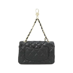 Túi charm AP4760 của Chanel 623178