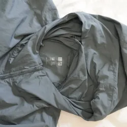 Áo gió Uniqlo Size L - chống tia UV gấp gọn 680983