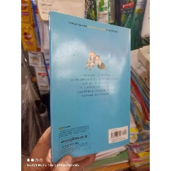 Bìa xanh dương ông chú cầm lá cờ hàn quốc 2010 mới 90% tiếng Hàn Sách học tiếng Hàn HCM2702 930158