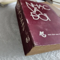 Nhạc và đời | Lê Giang. Lư Nhất Vũ chủ biên 518428