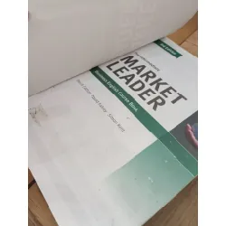 MARKET LEADER : Business English Course Book (Pre-intermediate) - David Cotton, David Falvey, Simon Kent