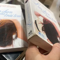 Lựa chọn của trái tim - Nicholas Sparks - new york times bestselling author nhã nam 1025657