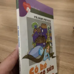 sách "Cô bé ngậm cỏ sữa" của tác giả Võ Ngọc Phương, thuộc Tủ sách Tuổi mới lớn. 
 1025307