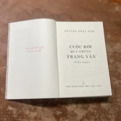 CUỘC ĐỜI QUA NHỮNG TRANG VĂN ( LÝ LUẬN PHÊ BÌNH) - NGUYỄN KHẮC ĐÀM 682064