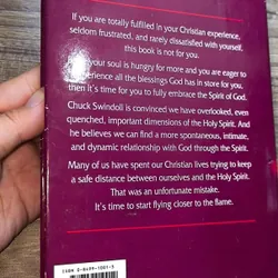 Flying Closer to the Flame: A Passion for the Holy Spirit
Charles R. Swindoll 728883