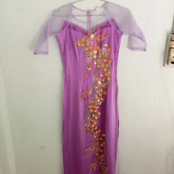 Pass 12 áo dài cá nhân em vừa bán vừa cho ạ. 713169