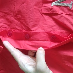 Áo sơ mi đỏ thêu chữ 13050