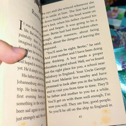 The butterfly lion - Michael Morpurgo (sách ngoại văn thiếu nhi về động vật) 495418