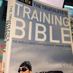 Sách học bơi chuyên sâu (tiếng Anh): THE TRIATHLETE'S TRAINING BIBLE (Khổ lớn, dày nặng)